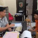 Jalan Poros Cengal–Sungai Menang Rusak Parah, Bupati OKI Minta Akses Jalan Perusahaan Dibuka Sementara Tersangka M Dika (19), residivis kasus cabul sekaligus pelaku spesialis curanmor 11 TKP, saat diamankan Unit Reskrim Polsek Kalidoni Palembang. (Foto: Istimewa)