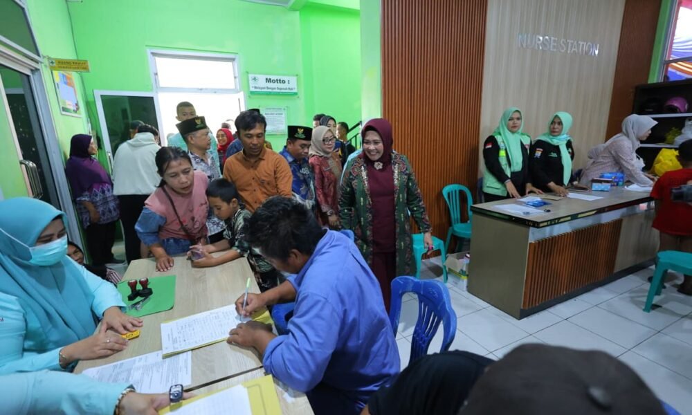 Pemkot Palembang dan Baznas Gelar Khitanan Massal Gratis untuk 100 Anak Yatim dan Dhuafa Pemerintah Kota Palembang bersama Baznas Kota Palembang menggelar khitanan massal gratis bagi 100 anak yatim dan dhuafa di Puskesmas Pembina Kelurahan Silabranti, Kecamatan Jakabaring, Kamis (18/12/2025).