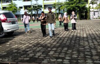 Gerakan Ayah Mengambil Raport Anak di Muba menuai beragam respons dari orang tua, sementara Dinas Pendidikan menegaskan kebijakan ini bersifat tidak wajib.