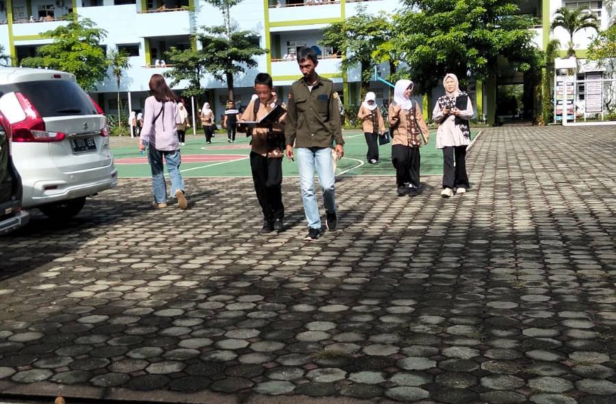 Gerakan Ayah Mengambil Raport Anak di Muba Tuai Pro dan Kontra, Ini Penjelasan Dinas Pendidikan Gerakan Ayah Mengambil Raport Anak di Muba menuai beragam respons dari orang tua, sementara Dinas Pendidikan menegaskan kebijakan ini bersifat tidak wajib.