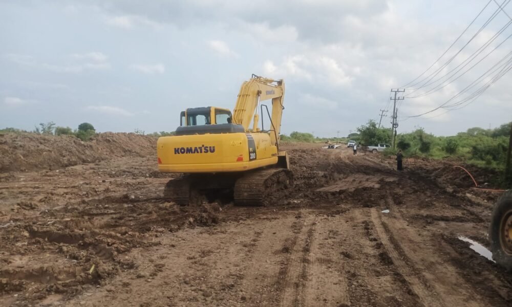 Percepat Mobilitas Warga, Pembangunan Jalan Kasiba–Lasiba Palembang Terus Dikebut Proses pengecoran beton Jalan Kasiba–Lasiba di Palembang terus berjalan.