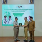 BPJS Kesehatan dan Kementerian Koperasi Perkuat Sinergi Perluas Program JKN di Sektor Koperasi Walikota Palembang Ratu Dewa didampingi Wakil Walikota Prima Salam menerima 30 Sertifikat Elektronik Aset Barang Milik Daerah dari Kepala Kantor Pertanahan (BPN) Kota Palembang Zamili, A.Ptnh., S.H., M.H., di Rumah Dinas Walikota Palembang, Senin (29/12).