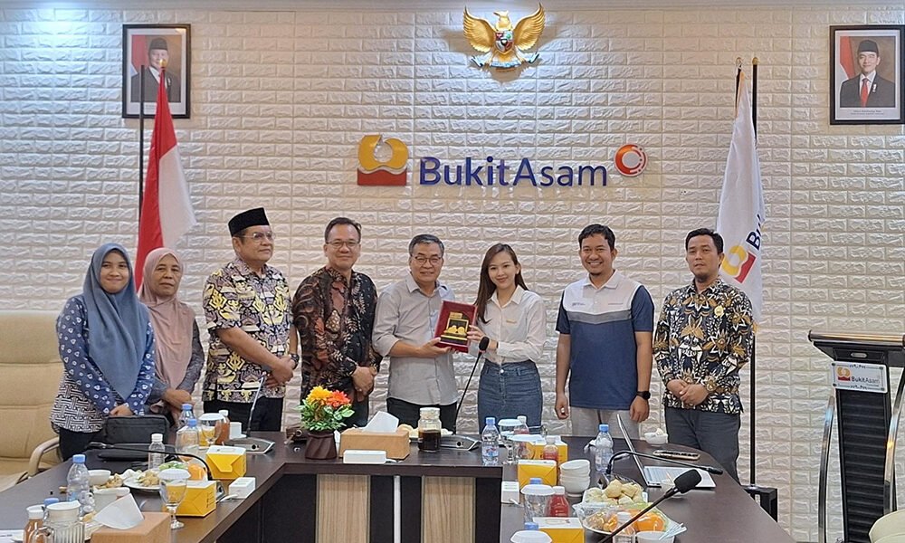 PT Bukit Asam Raih Predikat Badan Publik Informatif 2025, Tegaskan Komitmen Keterbukaan Informasi PT Bukit Asam Tbk sukses meraih predikat Badan Publik Informatif Tahun 2025 dengan nilai 94,84.