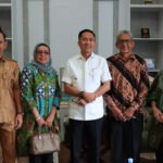 Nahas di Sungai Siguci OKU Timur, Perahu Getek Mati Mesin, 3 Penumpang Jatuh, 1 Belum Ditemukan Di tengah agenda padat, Walikota Palembang Ratu Dewa tetap meluangkan waktu menerima silaturahmi dari berbagai pihak di Rumah Dinas Walikota Palembang.