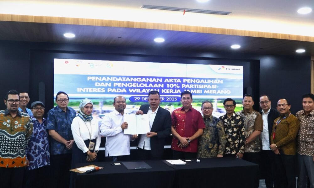 PHE Jambi Merang Resmi Alihkan PI 10% ke BUMD Sumsel, Dorong Manfaat Ekonomi Daerah Penandatanganan Perjanjian Pengalihan Participating Interest (PI) 10% Wilayah Kerja Jambi Merang antara PT Pertamina Hulu Energi Jambi Merang dan PT Sumsel Energi Merang di Jakarta, Senin (29/12).