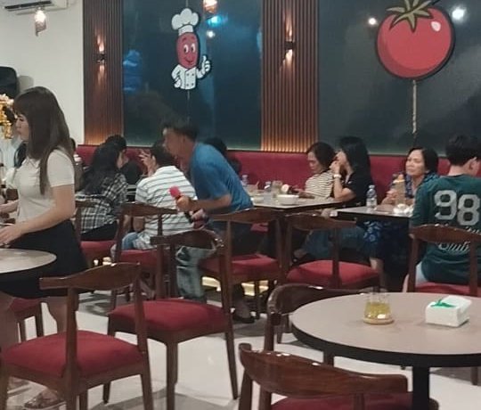 ChiliTom Cafe & Resto Resmi Hadir di Tangsel, Sajikan Menu Western dan Nusantara Suasana malam di ChiliTom Cafe & Resto, destinasi kuliner baru di Citra Garden Serpong yang menyuguhkan menu western dan Nusantara dengan view persimpangan Dragon Park Pond.