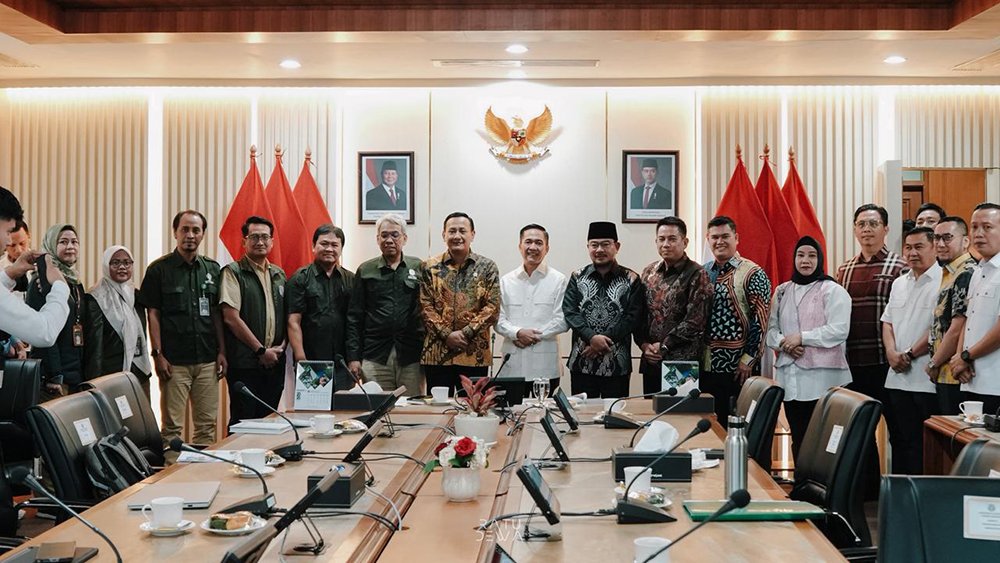 Pemkot Palembang Tiru Aplikasi JAKI, Ini Langkah Menuju Smart City Wali Kota Palembang Ratu Dewa bersama Wakil Wali Kota Prima Salam saat melakukan kunjungan kerja ke Jakarta Smart City di Balai Kota DKI Jakarta, Rabu (14/1/2026).