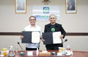 Penandatanganan kerja sama antara BPJS Kesehatan dan PT GoTo Gojek Tokopedia Tbk dalam memperkuat perlindungan jaminan kesehatan bagi pengemudi mitra Gojek melalui Program JKN, Senin (12/1).