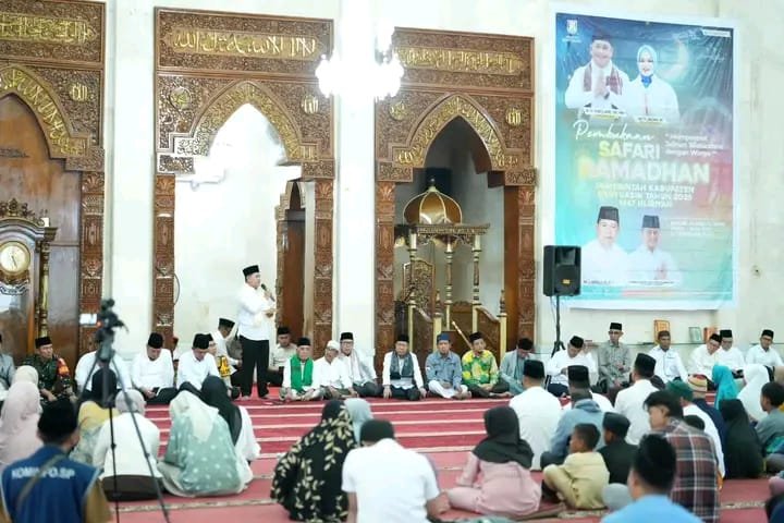 Safari Ramadhan Banyuasin 2026 Perkuat Silaturahmi dan Pelayanan Masyarakat Safari Ramadhan 1447 H di Banyuasin resmi dibuka oleh Bupati Askolani bersama Wakil Bupati Netta Indian di Masjid Agung Al-Amir, Pangkalan Balai, sebagai upaya memperkuat silaturahmi dan mendekatkan pelayanan pemerintah kepada masyarakat.