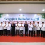 Penuh Haru Jelang Sertijab Danrem 044/Gapo, Brigjen TNI Adri: Kenanglah Kami Sekda Edward Hadiri Pengajian Ramadan di OJK Sumsel, Perkuat Silaturahmi dan Sinergi Pembangunan