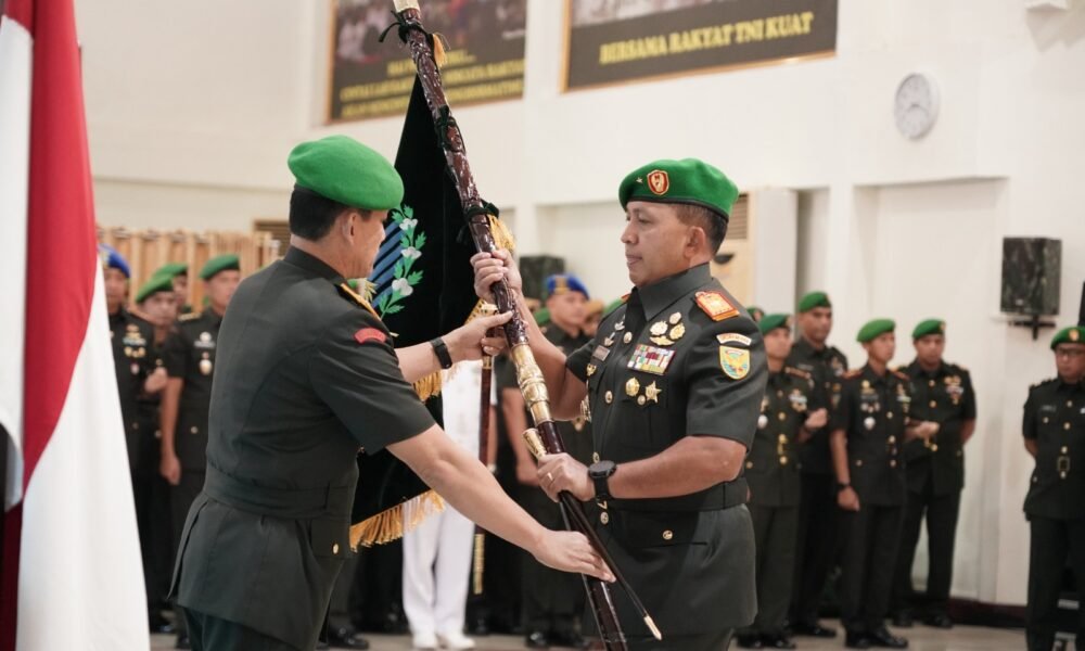Kepemimpinan Korem 044/Gapo Resmi Berganti, dari Brigjen TNI Adri ke Brigjen TNI Khabib Kepemimpinan Korem 044/Gapo Resmi Berganti, dari Brigjen TNI Adri Koesdyanto ke Brigjen TNI Khabib Mahfud