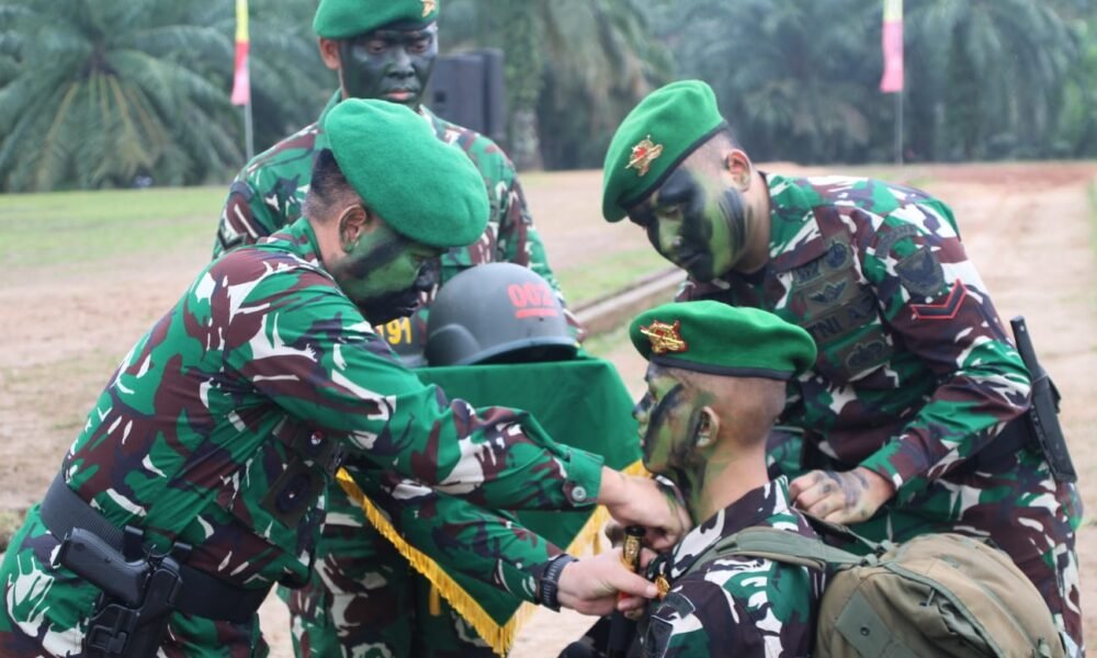 Brigjen TNI Lalu Habibburahim Wiradarma Pimpin Tradisi Pembaretan Prajurit Infanteri Rindam II/Sriwijaya Brigjen TNI Lalu Habibburahim Wiradarma Pimpin Tradisi Pembaretan Prajurit Infanteri Rindam II/Sriwijaya