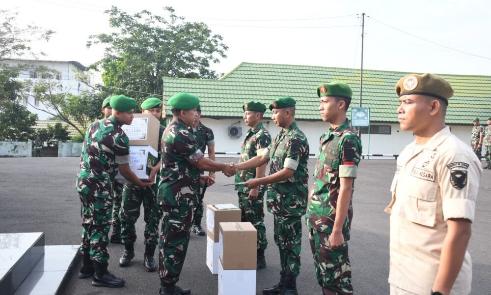 Sambut Idulfitri 1447 H, Korem 044/Gapo Bagikan Bingkisan Lebaran untuk Prajurit dan PNS Sambut Idulfitri 1447 H, Korem 044/Gapo Bagikan Bingkisan Lebaran untuk Prajurit dan PNS