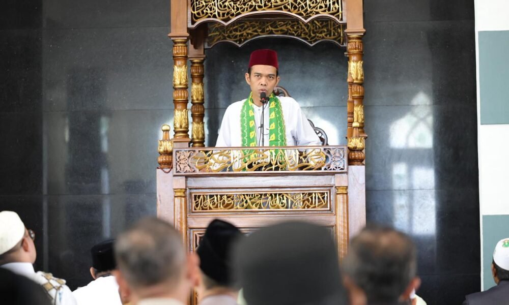 Khutbah di Masjid Assa’adah Polda Sumsel, UAS: Penegakan Hukum yang Adil Adalah Ibadah Khutbah di Masjid Assa’adah Polda Sumsel, UAS: Penegakan Hukum yang Adil Adalah Ibadah