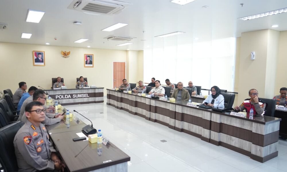 Rakernis Gabungan Empat Divisi Strategis, Kapolda Sumsel Instruksikan Penguatan Sinergi Daerah Rakernis Gabungan Empat Divisi Strategis, Kapolda Sumsel Instruksikan Penguatan Sinergi Daerah