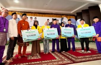 Bank Sumsel Babel Syariah Kucurkan Beasiswa Rp16,8 Juta bagi Empat Mahasiswa Institut di Sungailiat