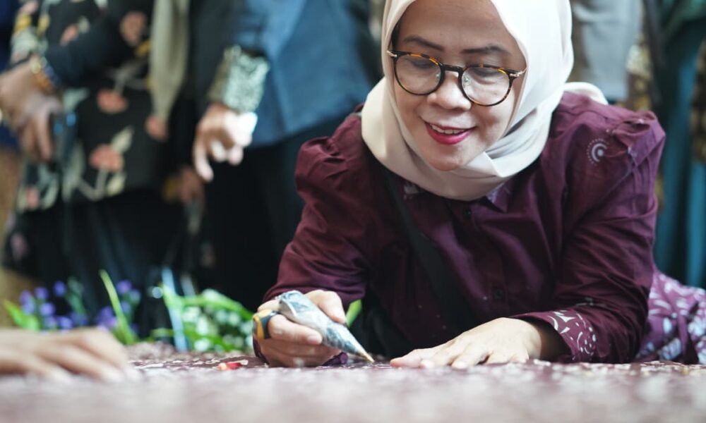 Ketua TP PKK Sumsel Feby Deru Evaluasi 10 Program Pokok Ketua TP PKK Sumsel Feby Deru Evaluasi 10 Program Pokok PKK