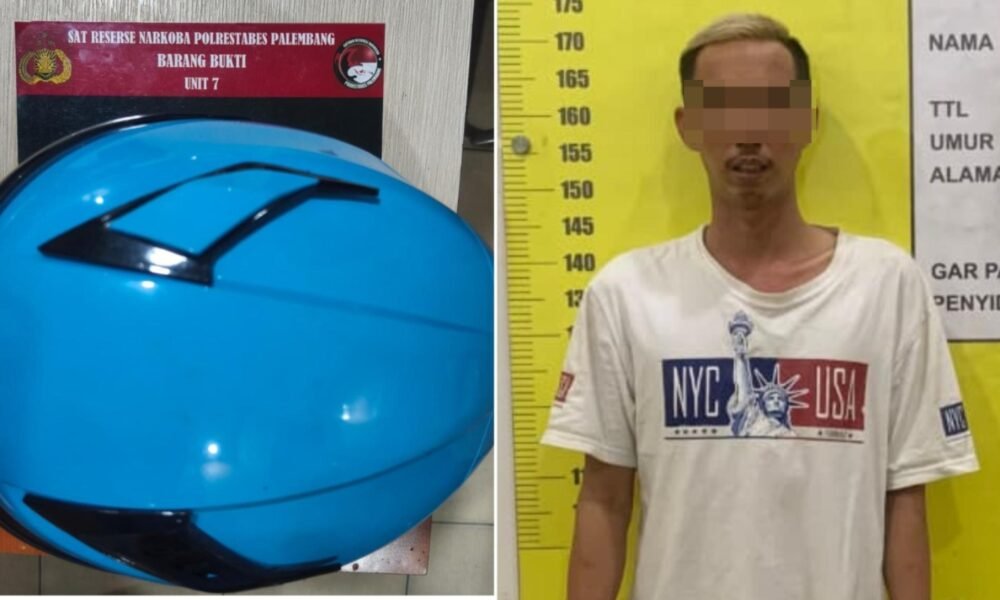 Polisi Gerebek Rumah Pengedar di Gandus Palembang, 10 Paket Sabu dan Pil Ekstasi Diselipkan di Helm Polisi Gerebek Rumah Pengedar di Gandus Palembang, 10 Paket Sabu dan Pil Ekstasi Diselipkan di Helm