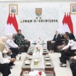 Kebahagiaan Nasabah Warnai Undian Tabungan Pesirah Bank Sumsel Babel di Tanjungpandan Kodam II/Sriwijaya Perkuat Sinergi Bersama UMKM Rakyat Indonesia Demi Kemandirian Ekonomi Kerakyatan