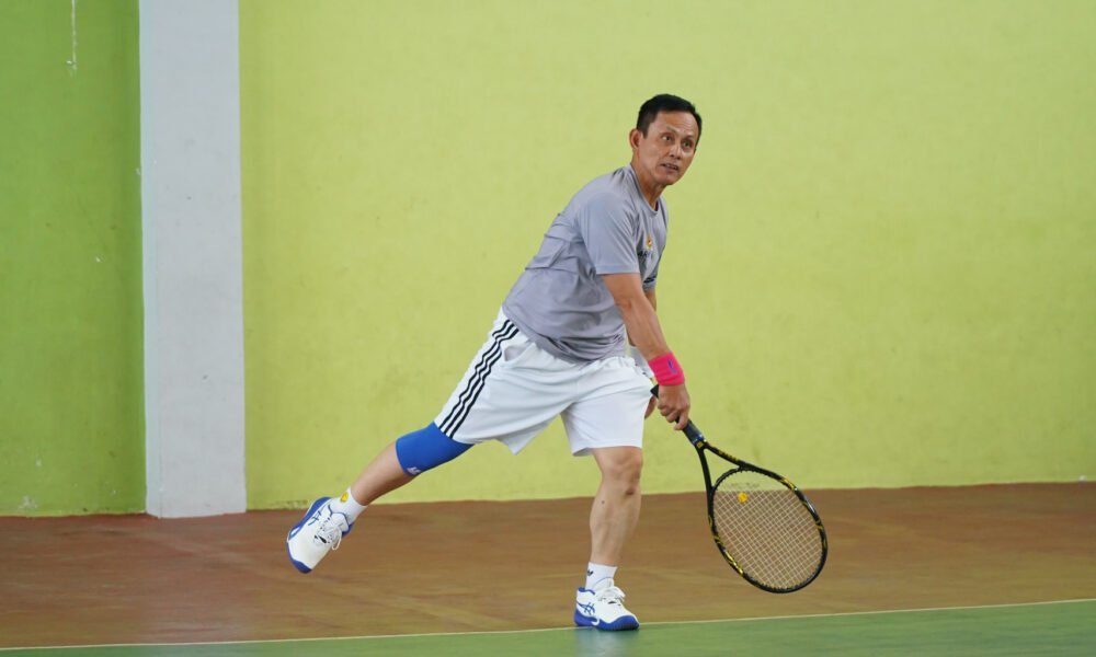 Jaga Stamina, Pangdam II Sriwijaya Olahraga Tenis Lapangan di Korem 044/Gapo Jaga Stamina, Pangdam II Sriwijaya Olahraga Tenis Lapangan di Korem 044/Gapo