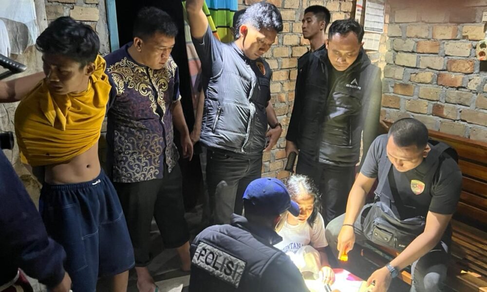 Polres OKU Timur Ringkus Polisi Gadungan dan DPO Curat dalam Operasi Kilat Polres OKU Timur Ringkus Polisi Gadungan dan DPO Curat dalam Operasi Kilat