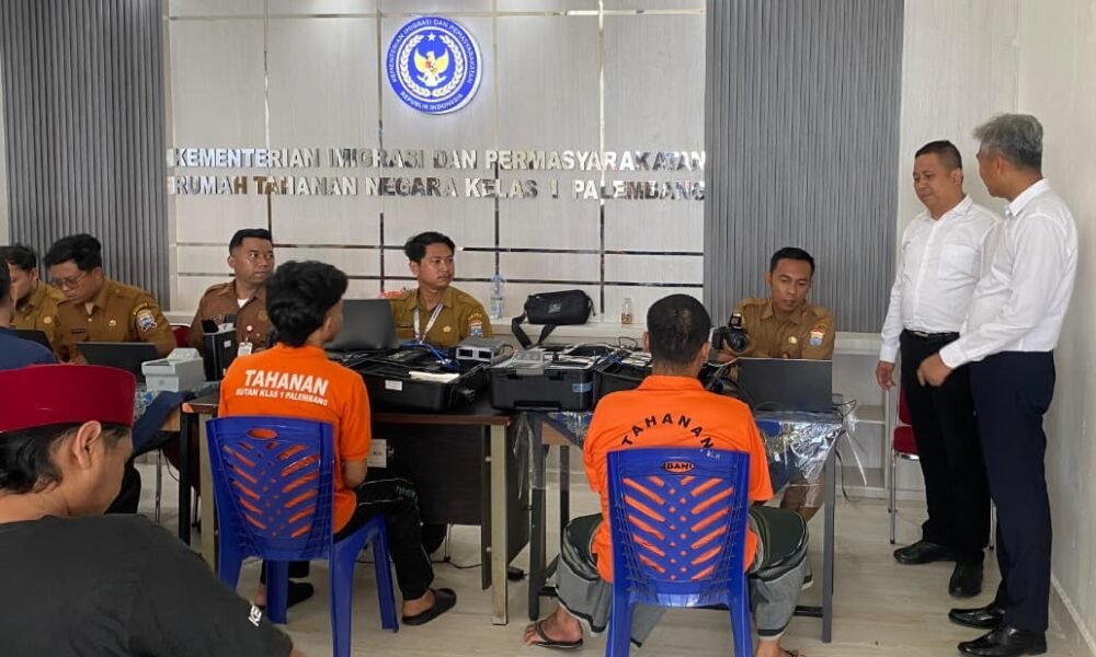 Gandeng Dukcapil, Rutan Palembang Lakukan Pemenuhan Hak Sipil Warga Binaan Gandeng Dukcapil, Rutan Palembang Lakukan Pemenuhan Hak Sipil Warga Binaan