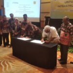 Dukung Car Free Night, Bank Sumsel Babel Salurkan Bantuan CSR di Pedestrian Atmo Wakil Bupati Banyuasin Netta Indian menandatangani dokumen hibah pembangunan infrastruktur pasca panen bersama Perum Bulog di Ballroom Aryaduta Palembang, Kamis (09/04/2026).