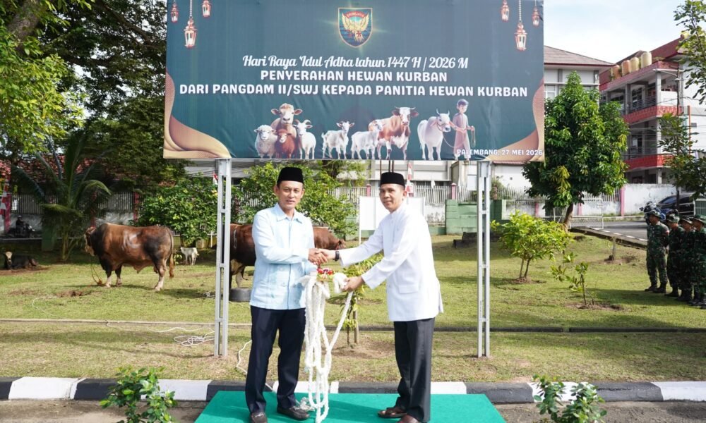 Pangdam II/Sriwijaya Serahkan Hewan Kurban Secara Simbolis, Perkuat Nilai Kebersamaan di Hari Raya Iduladha