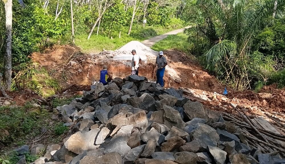 Ground Breaking Jembatan Beton Tungku Jaya II: Bakti Kodim 0403/OKU untuk Rakyat Ground Breaking Jembatan Beton Tungku Jaya II: Bakti Kodim 0403/OKU untuk Rakyat