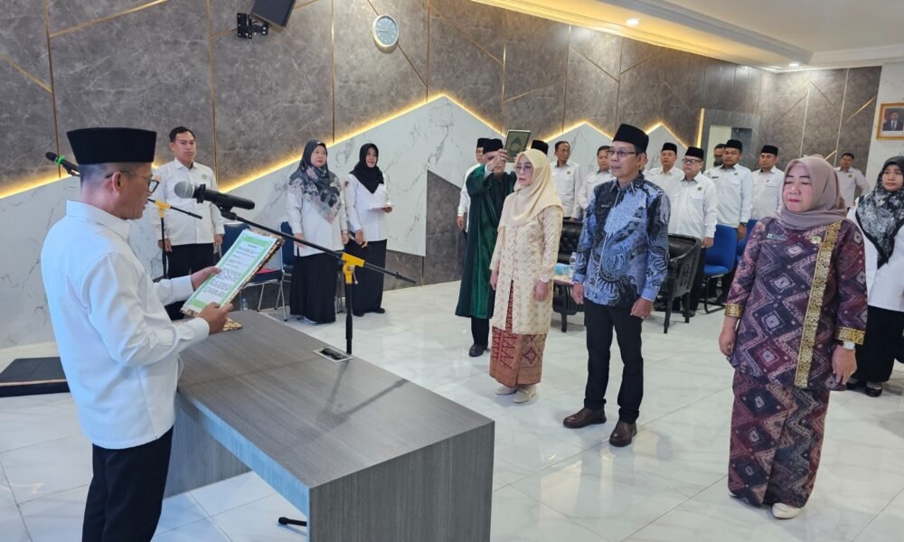 Lantik Tiga Kepala Madrasah, Syafitri Irwan Ingatkan Pentingnya Doa Pasangan dan Integritas Lantik Tiga Kepala Madrasah, Syafitri Irwan Ingatkan Pentingnya Doa Pasangan dan Integritas