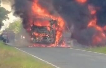 16 Orang Tewas Terpanggang dalam Kecelakaan Maut Bus ALS vs Truk di Jalan Lintas Muratara