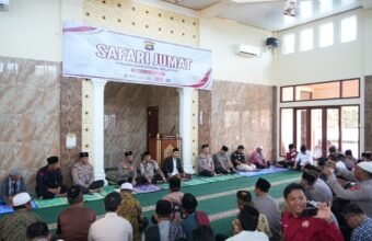 Jumat Curhat di Masjid Ar-Rahman Talang Betutu, Kapolda Sumsel Serap Langsung Aspirasi Warga