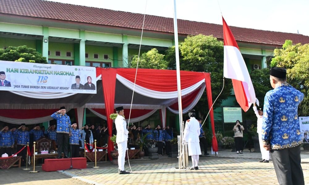 Peringati Harkitnas ke-118, ASN Kemenag Sumsel dan Kota Palembang Gelar Upacara Bersama di MAN 1 Palembang