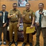 Suasana Hangat Saat Irjen Kemenag Tinjau Makan Bergizi Gratis di MIN 2 Palembang: Makanannya Enak, Gurunya Baik! Matangkan Persiapan Pelantikan, JMSI Sumsel Jalin Silaturahmi dengan Kesbangpol