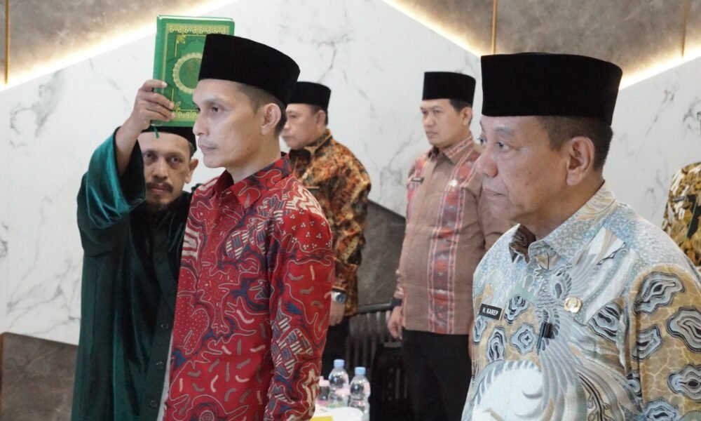 Semangat Mengabdi Tak Kenal Usia: Mantan Kepala Kemenag OKU Selatan Kini Resmi Jadi Guru Madrasah