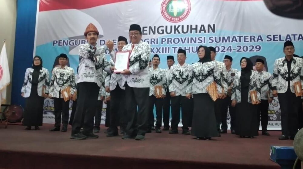 Riza Fahlevi Resmi Pimpin PGRI Sumsel, Siap Perjuangkan Kesejahteraan Guru