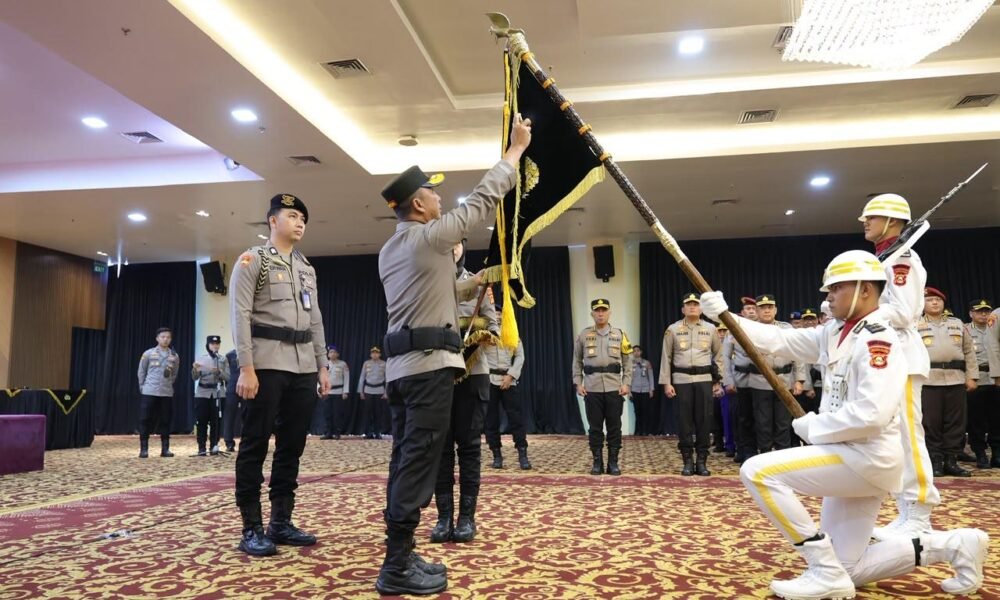 Hari Bhayangkara ke-80, Kapolda Sumsel Pimpin Tradisi Sakral Pencucian Pataka Atidhira Wira Bhakti Hari Bhayangkara ke-80, Kapolda Sumsel Pimpin Tradisi Sakral Pencucian Pataka Atidhira Wira Bhakti