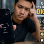 Jangan Salah Beli! Ini 10 HP Paling Worth It di Bawah Rp3 Juta Tahun 2026 Seorang pengguna memperlihatkan smartphone yang mengalami layar retak dan baterai cepat habis sebagai ilustrasi lima tanda HP sudah waktunya diganti agar aktivitas tetap lancar. (Foto: ilustrasi/nara.sriwijayaterkini.id)