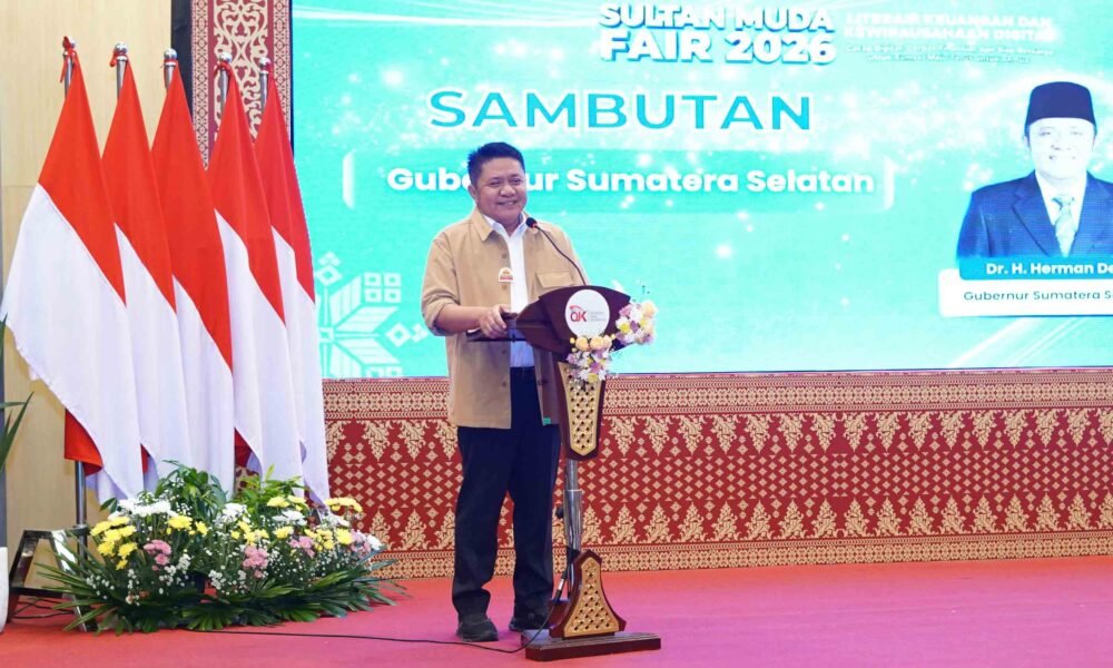 Gubernur Sumatera Selatan (Sumsel) Dr. H. Herman Deru secara resmi membuka Sultan Muda Fair 2026 yang mengusung tema "Cakap Digital, Cerdas Finansial, dan Siap Berkarya untuk Sumsel Maju" di Kantor Otoritas Jasa Keuangan (OJK) Regional 7 Sumsel, Senin (6/7/2026). (Foto: istimewa)