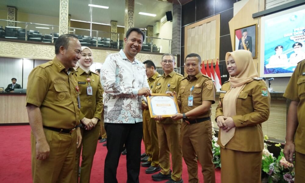 OKI Puncaki SLIP PPID Award Sumsel, Terbaik dalam Layanan Informasi Publik