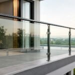 Ribuan Warga Palembang Padati Aksi Bela Palestina Jilid VI, Wali Kota Serukan Kemanusiaan Railing kaca kini menjadi salah satu pilihan favorit dalam desain rumah modern. (Foto: istimewa)