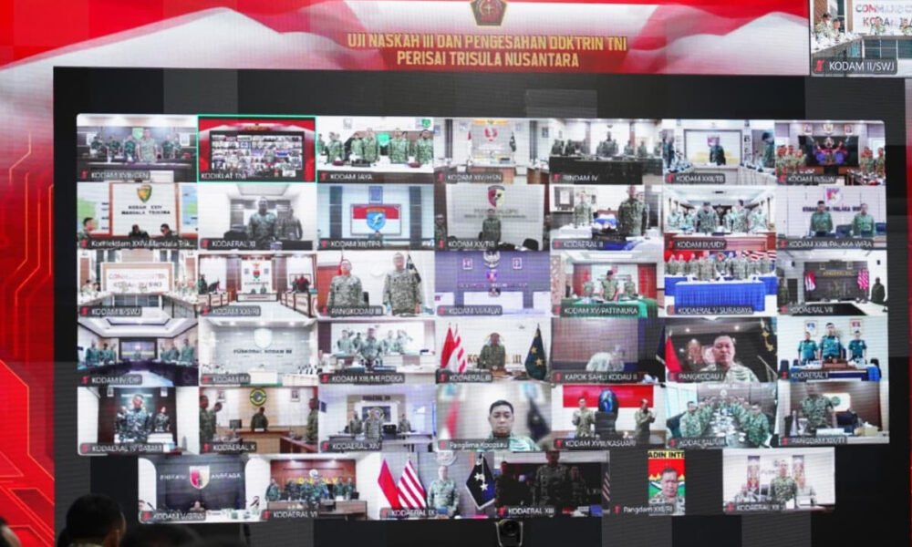 Pangdam II/Swj Hadiri Uji Naskah III dan Pengesahan Doktrin TNI Perisai Trisula Nusantara Secara Vicon Pangdam II/Swj Hadiri Uji Naskah III dan Pengesahan Doktrin TNI Perisai Trisula Nusantara Secara Vicon. (Foto: Yulie)