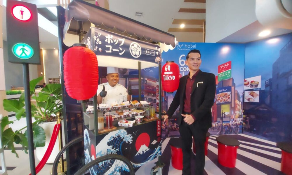 Ren & Reina Akan Menemani Tamu Menikmati Japanese Street Food di fave+ hotel Palembang 60 Seconds to Tokyo Hadir di fave+ Hotel Palembang, Sajikan Sensasi Street Food Jepang yang Menggugah Selera. (Foto: Edho/nara.sriwijayaterkini.id)