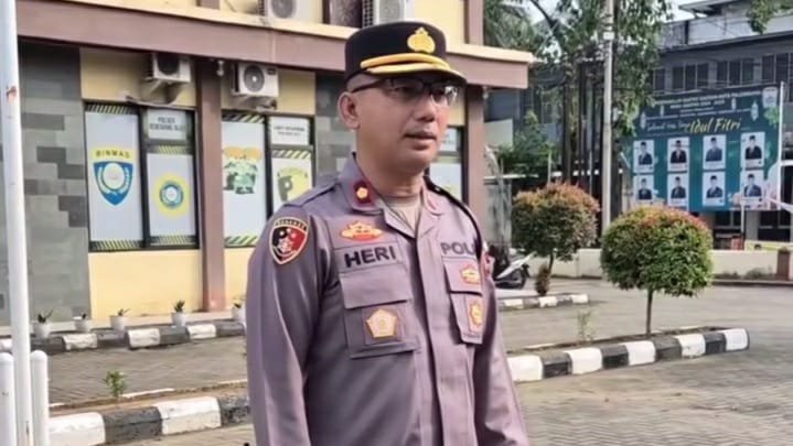 Menanggapi video yang viral tersebut, Kapolsek Seberang Ulu I Palembang, Kompol Heri, membenarkan bahwa pihaknya telah menerima informasi dan sedang melakukan penyelidikan. (Foto: istimewa)