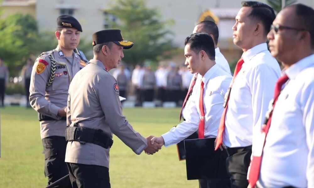 Kapolda Sumsel Beri Penghargaan 170 Personel, Ingatkan Pentingnya Menjaga Kesehatan