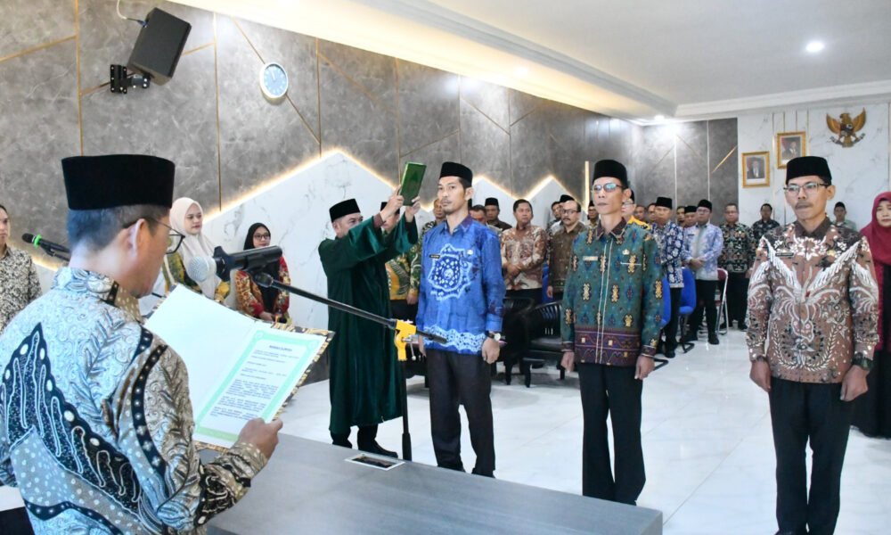 Lantik Tiga Kepala KUA, Kakanwil Kemenag Sumsel Minta Tingkatkan Profesionalisme dan Komunikasi