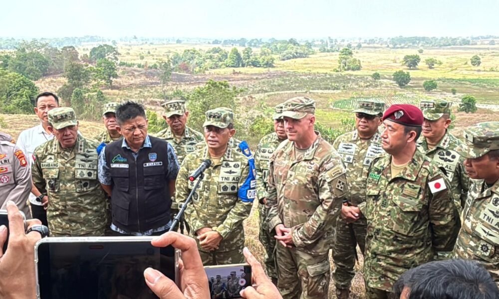 Materi Airborne Latgabma Super Garuda Shield 2026 di Baturaja Ditinjau Langsung Dankodiklat TNI