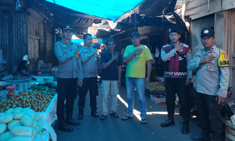 Kapolsek Pagar Alam Utara Sambangi Warga Sukorejo, Himbau Jaga Kondusivitas di Pasar Tumpah Sukamakmur