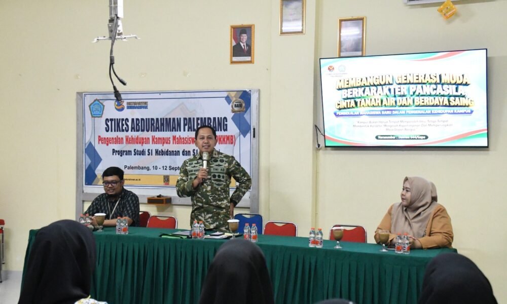 Danrem 044/Gapo Sampaikan Wawasan Kebangsaan di PKKMB STIKES Abdurahman